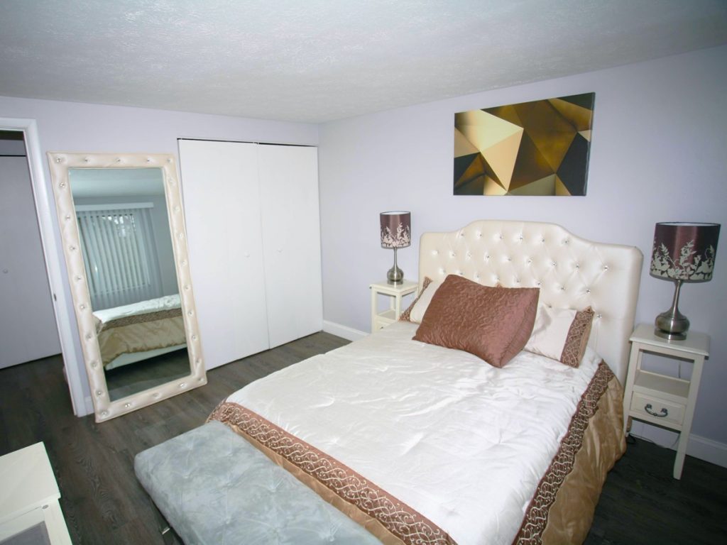 Parkwood Manor apartment interior 14