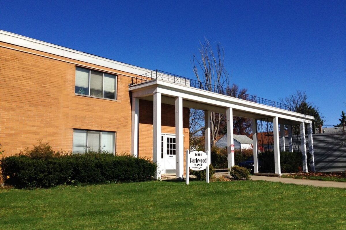 parkwood manor exterior